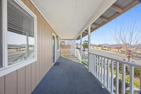 Exterior - 707 A St, Taft, CA 93268 photo 3 of 10