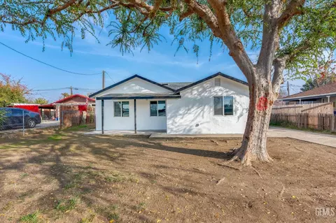 321 Airport Dr, Bakersfield, CA 93308
