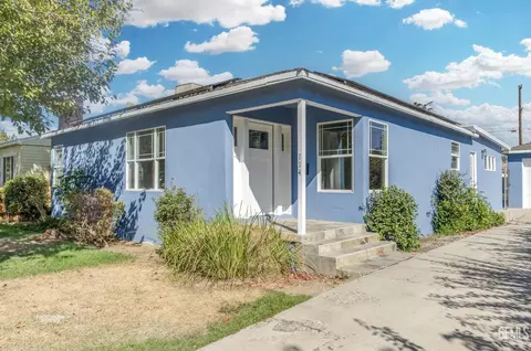 114 Irene St, Bakersfield, CA 93305