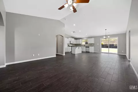 Living - 3207 Watergrass Rd, Bakersfield, CA 93306 photo 3 of 5