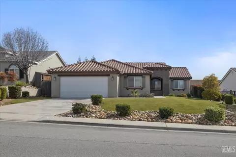Exterior - 3207 Watergrass Rd, Bakersfield, CA 93306 photo 2 of 8