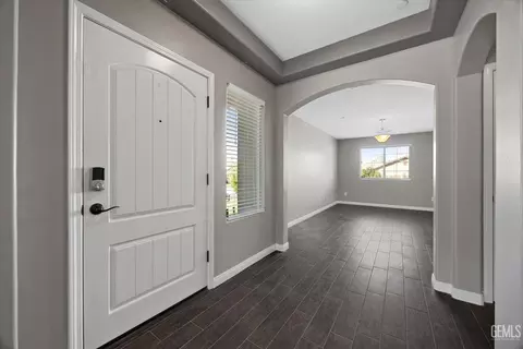 Entry Way - 3207 Watergrass Rd, Bakersfield, CA 93306 photo 1 of 2