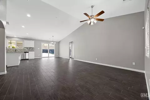 Living - 3207 Watergrass Rd, Bakersfield, CA 93306 photo 4 of 5