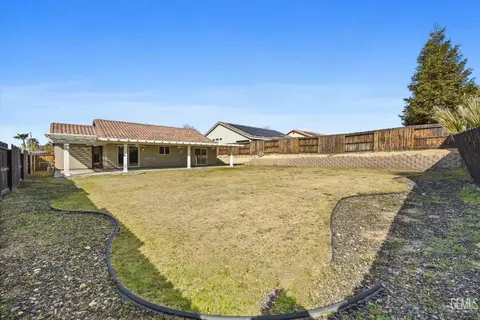 Exterior - 3207 Watergrass Rd, Bakersfield, CA 93306 photo 6 of 8