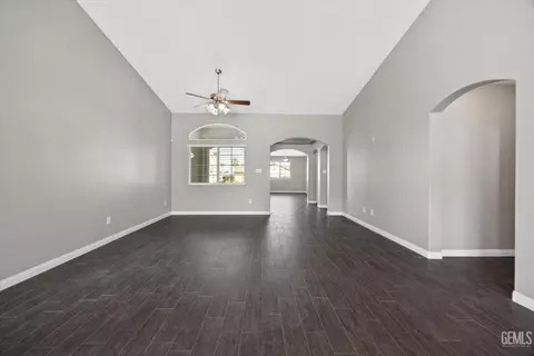 Living - 3207 Watergrass Rd, Bakersfield, CA 93306 photo 2 of 5