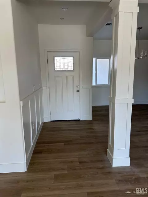 Entry Way - 18401 Ghost Town St, Tehachapi, CA 93561 photo 1 of 2