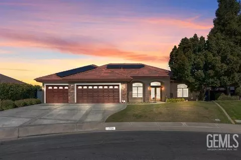 11704 Kenseth St, Bakersfield, CA 93312