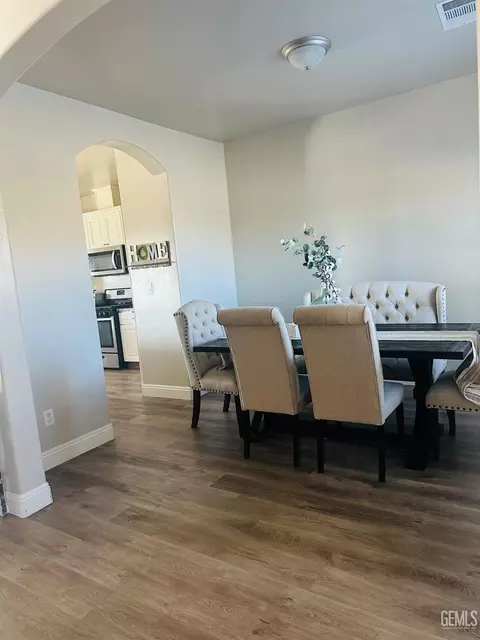 Dining - 615 Manhattan St, Shafter, CA 93263 photo 1 of 1