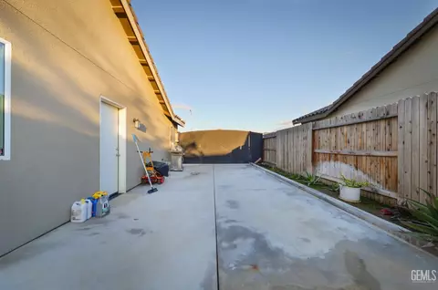 7201 Laredo Dr, Bakersfield, CA 93311 photo 27