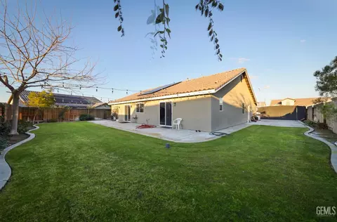 7201 Laredo Dr, Bakersfield, CA 93311 photo 2
