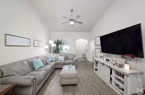 7201 Laredo Dr, Bakersfield, CA 93311 photo 4