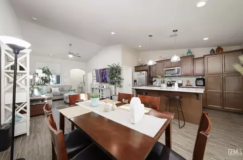 7201 Laredo Dr, Bakersfield, CA 93311 photo 9