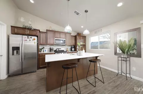 7201 Laredo Dr, Bakersfield, CA 93311 photo 7