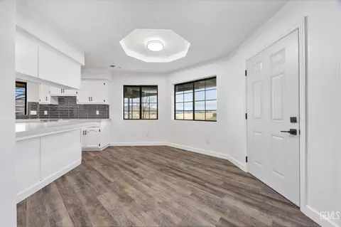 Entry Way - 21801 Brook Dr, Tehachapi, CA 93561 photo 1 of 1