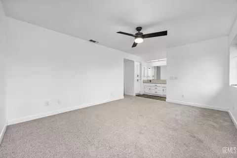 Bedroom - 21801 Brook Dr, Tehachapi, CA 93561 photo 2 of 5
