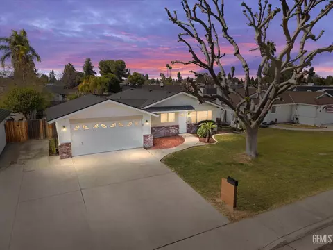 2621 Bladen St, Bakersfield, CA 93309