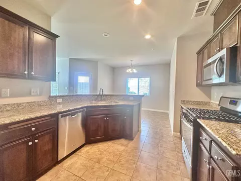 7507 Carson Riv, Bakersfield, CA 93311 photo 4