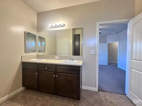 7507 Carson Riv, Bakersfield, CA 93311 photo 5
