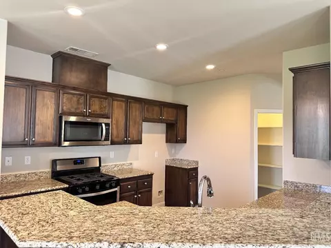 7507 Carson Riv, Bakersfield, CA 93311 photo 2