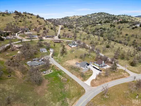 View/Area - 29560 Stallion Springs Dr, Tehachapi, CA 93561 photo 1 of 3