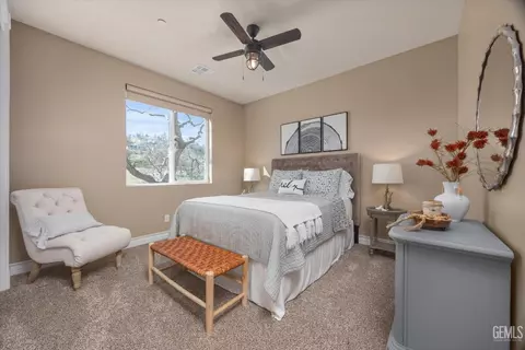 Bedroom - 29560 Stallion Springs Dr, Tehachapi, CA 93561 photo 3 of 3