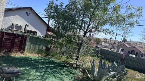 Exterior - 224 Lierly Ave, Taft, CA 93268 photo 5 of 5