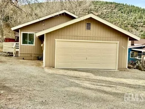 137 Oak St, Frazier Park, CA 93225