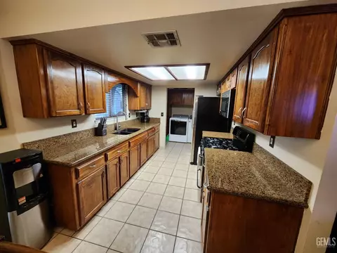 Kitchen - 199 Clemson St, Shafter, CA 93263 photo 1 of 1