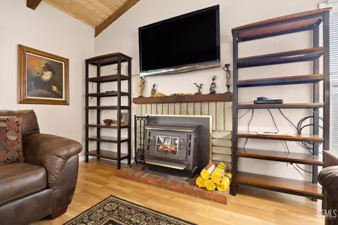 101 Meadow Lakes Dr, Tehachapi, CA 93561 photo 11