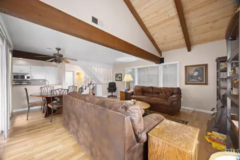 101 Meadow Lakes Dr, Tehachapi, CA 93561 photo 14