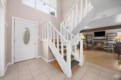 101 Meadow Lakes Dr, Tehachapi, CA 93561 photo 9