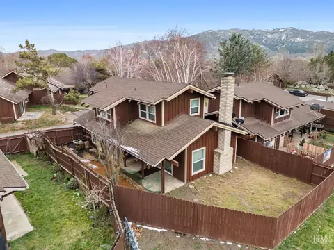 101 Meadow Lakes Dr, Tehachapi, CA 93561 photo 5