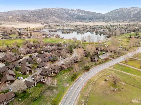 101 Meadow Lakes Dr, Tehachapi, CA 93561 photo 7