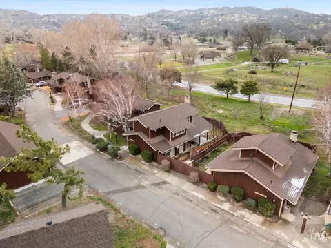 101 Meadow Lakes Dr, Tehachapi, CA 93561 photo 6