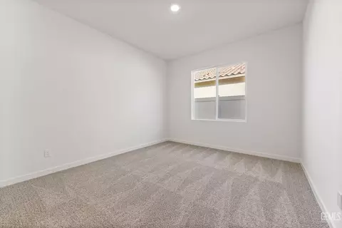 7905 Grapefruit Dr, Bakersfield, CA 93313 photo 7