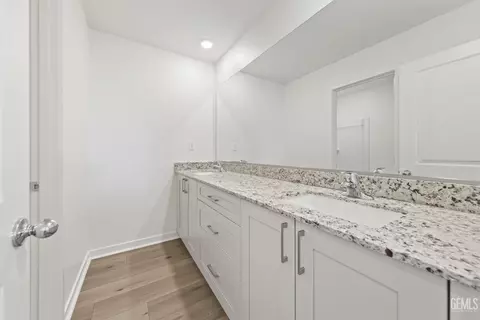 Entry Way - 7802 Grapefruit Dr, Bakersfield, CA 93313 photo 1 of 1