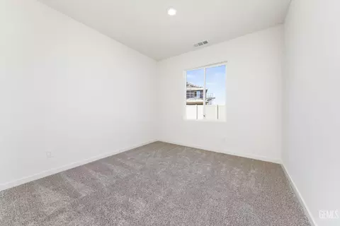Bedroom - 7802 Grapefruit Dr, Bakersfield, CA 93313 photo 1 of 4