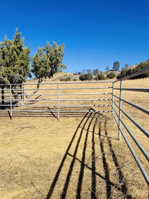 35760 Marvin Ct, Caliente, CA 93518 photo 19