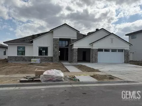 Exterior - 12715 Fairlawn Dr, Bakersfield, CA 93311 photo 3 of 5
