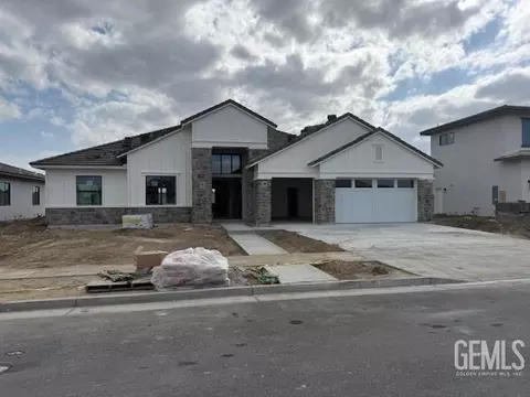 Exterior - 12715 Fairlawn Dr, Bakersfield, CA 93311 photo 2 of 5