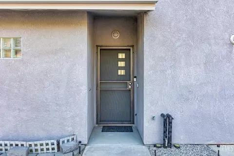 Entry Way - 26481 Winchester Ct, Tehachapi, CA 93561 photo 4 of 4