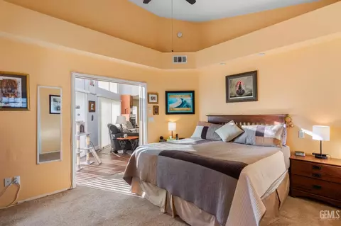 Bedroom - 26481 Winchester Ct, Tehachapi, CA 93561 photo 2 of 3