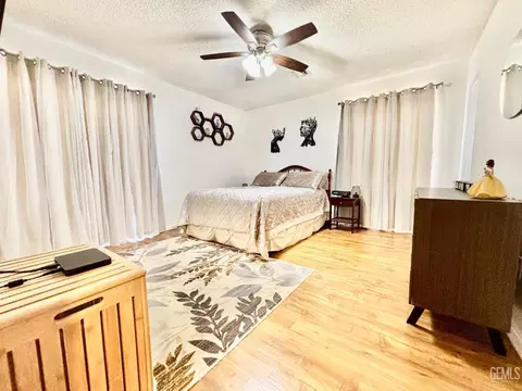Bedroom - 27301 War Admiral Ct, Tehachapi, CA 93561 photo 2 of 4