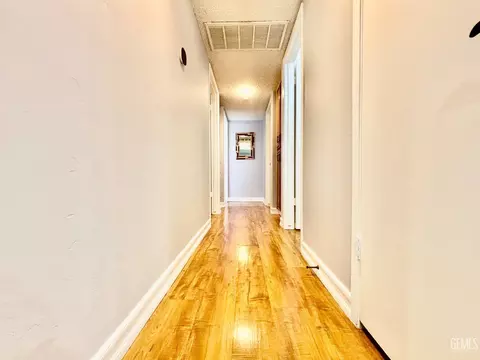 Entry Way - 27301 War Admiral Ct, Tehachapi, CA 93561 photo 1 of 1