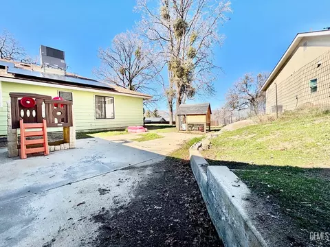 Exterior - 27301 War Admiral Ct, Tehachapi, CA 93561 photo 6 of 11