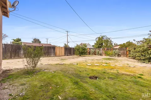 Exterior - 1532 3rd St, Wasco, CA 93280 photo 6 of 7