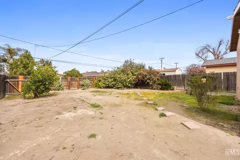 Exterior - 1532 3rd St, Wasco, CA 93280 photo 3 of 7
