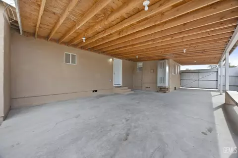 Exterior - 1532 3rd St, Wasco, CA 93280 photo 4 of 7