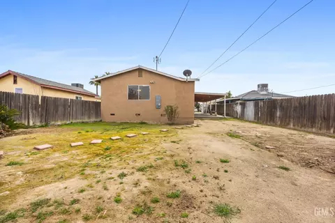 Exterior - 1532 3rd St, Wasco, CA 93280 photo 5 of 7