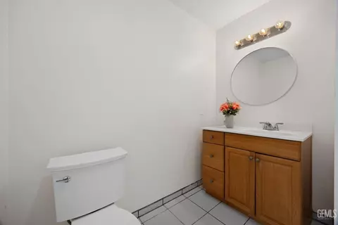 Bath - 1532 3rd St, Wasco, CA 93280 photo 2 of 3